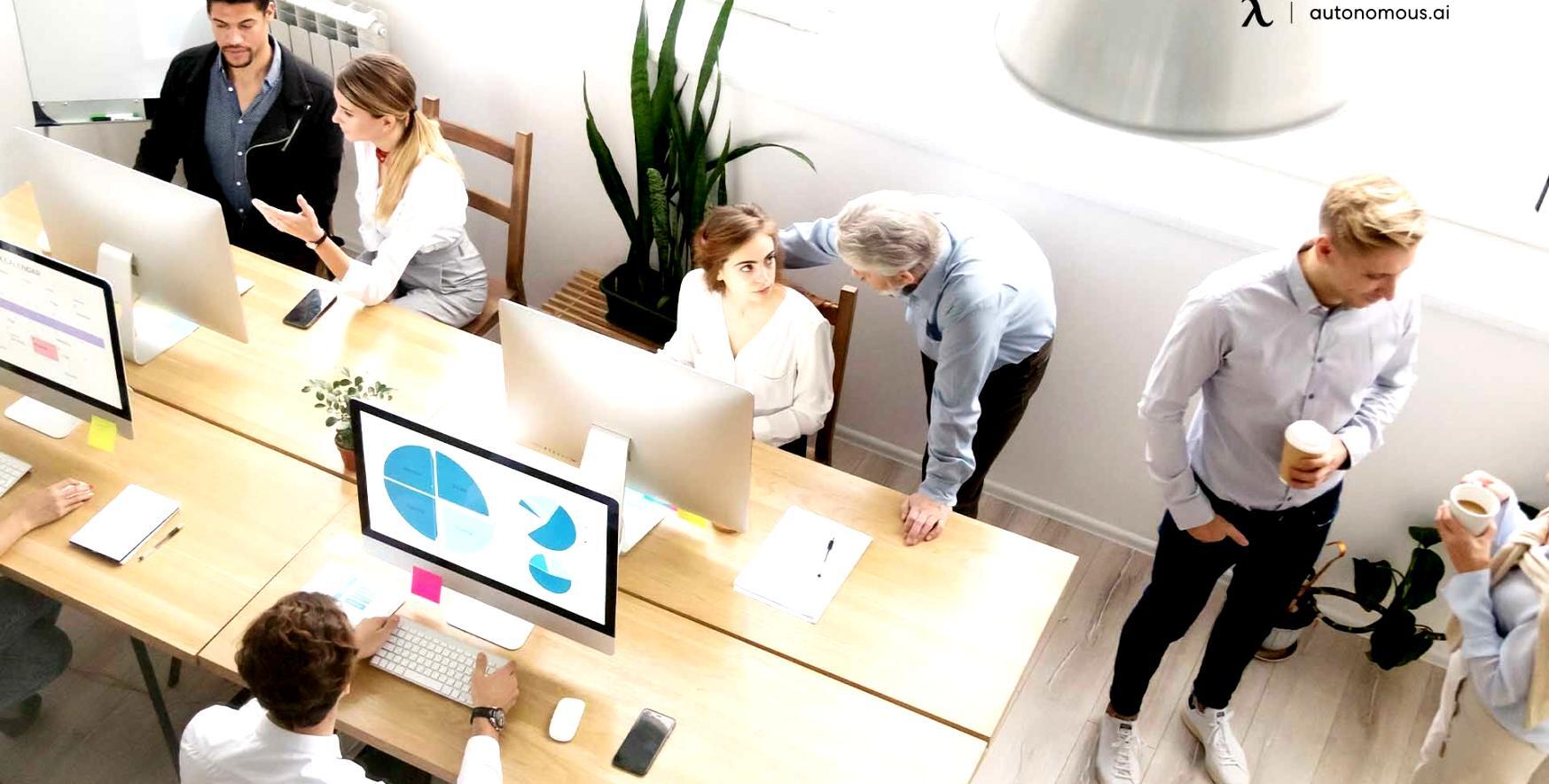 Collaborative learning environment with participants working together